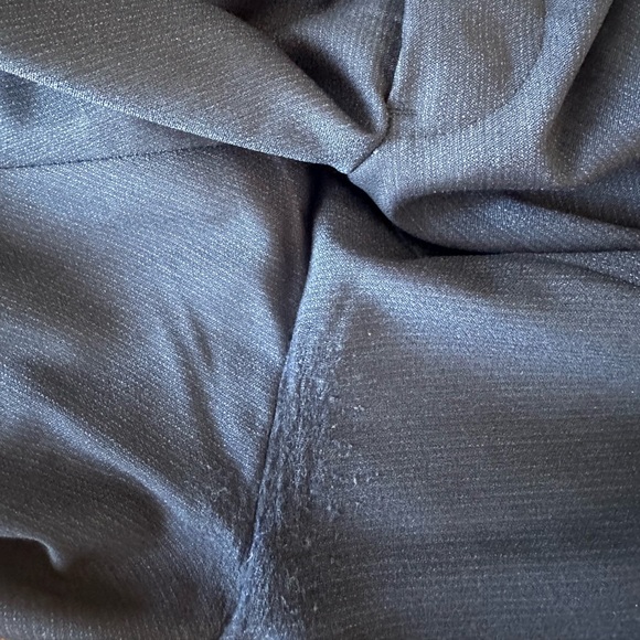 Joseph Abboud Two-Piece Navy Wool suit 48R - Picture 6 of 6